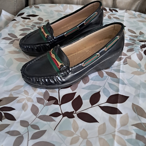 Via Pinky Collection Women's Shoe Size 6 Black Round Toe Closed. - Picture 2 of 8